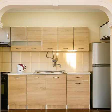 Kuca Amazonija * Apatin